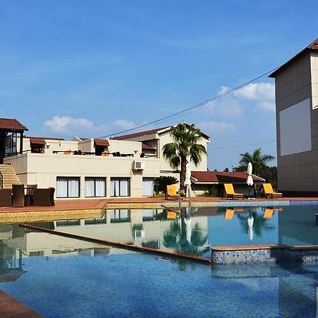 Cotton County Club And Resort Hubli Buitenkant foto