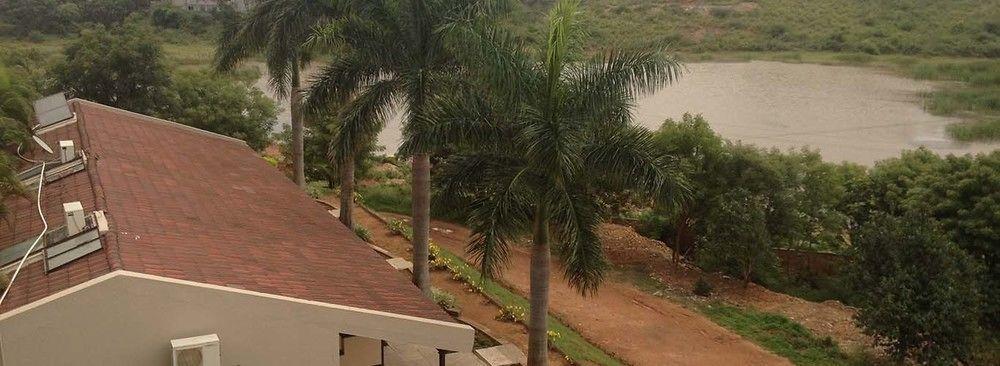 Cotton County Club And Resort Hubli Buitenkant foto