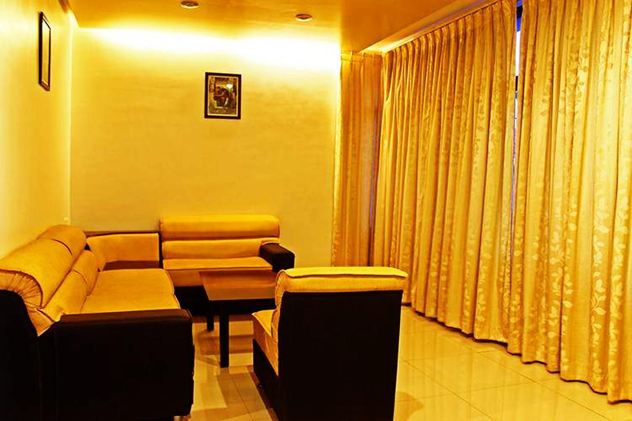 Cotton County Club And Resort Hubli Buitenkant foto