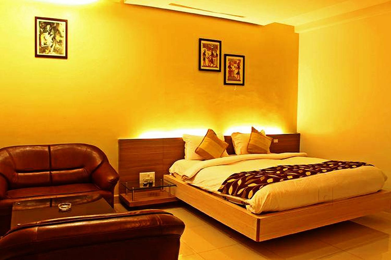 Cotton County Club And Resort Hubli Buitenkant foto
