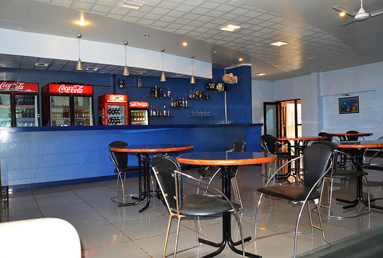 Cotton County Club And Resort Hubli Buitenkant foto