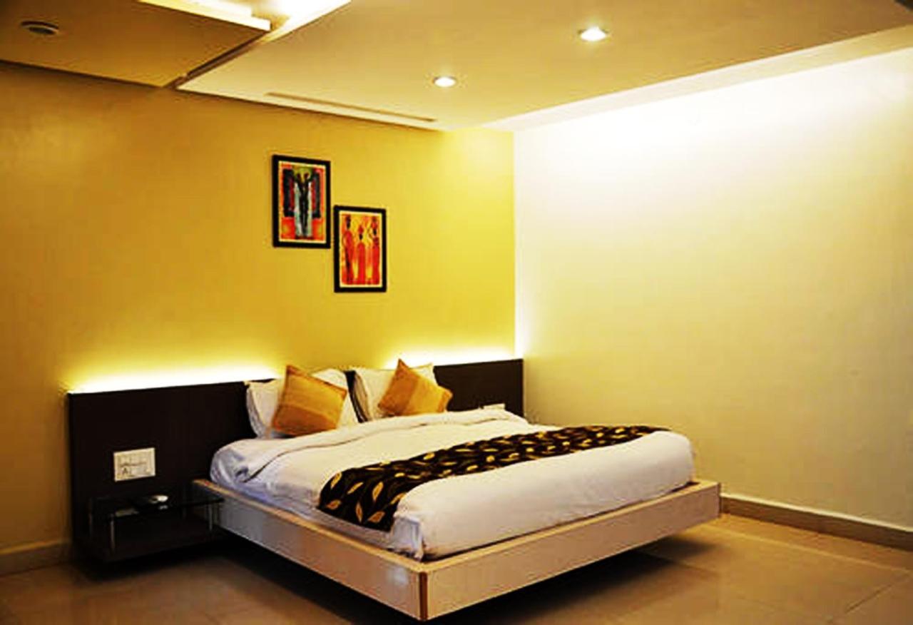 Cotton County Club And Resort Hubli Buitenkant foto