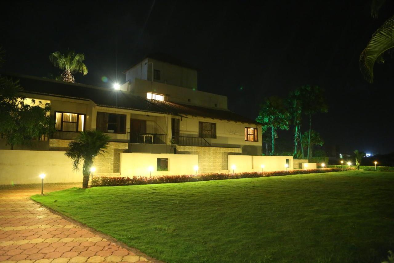 Cotton County Club And Resort Hubli Buitenkant foto